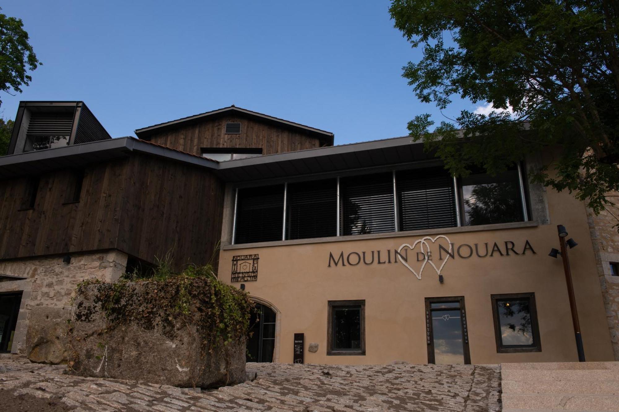 Hotel Le Moulin De Nouara à Ambert Extérieur photo